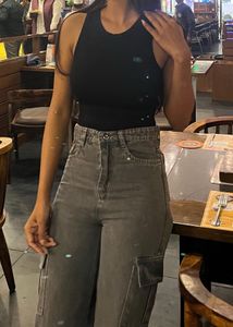 combo : denim Cargo  + Zara black top