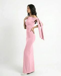 Elegant Pink One-Shoulder Maxi Dress