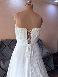 Elegant White Strapless Gown