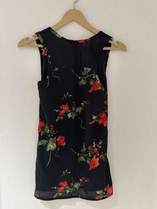 Floral Print Sleeveless Top