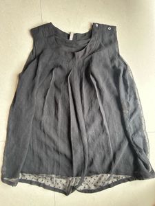 Chic Black Sleeveless Top