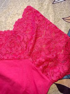 Chic Lace Trim Crop Top
