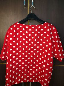 Chic Red Polka Dot 3/4 Sleeve Top