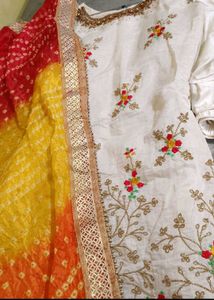 Ream-Coloured &amp; Red Floral Embroidered Cotton Anar