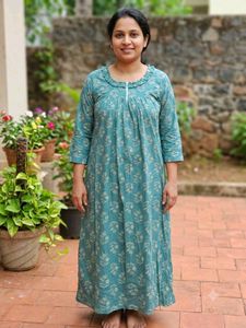 Comfortable Teal Printed Nightgown