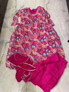 Beautiful Floral Print kurta dupatta n pants