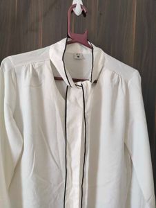 Chic White Pussybow Blouse with Black Trim