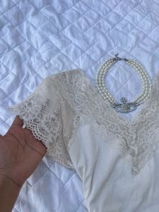 Horror porcelain doll lace top🕯️🗝️ (off white)