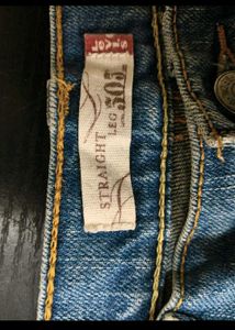 Y2k style!Levi’s Low-Waist Straight Leg Jeans