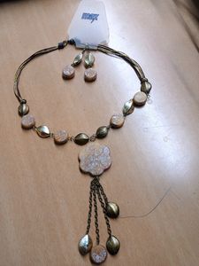 ❤️ Max Necklace And Earrings ❤️ Price Dropped