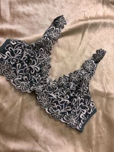 Black &amp; White Floral Lace Bra