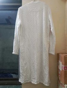 Elegant White Chikankari Kurta