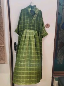 Elegant Green Checkered Ethnic Gown