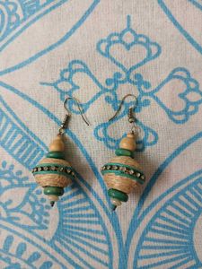 Cute Earrings 5 pairs 1 shell necklace