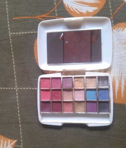 OLD EYESHADOW PALETTE (MARS)