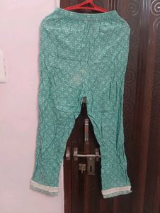 Beautiful Teal Kurta with White Embroidery L size