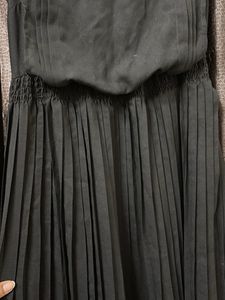 Elegant Black Pleated Midi Dress