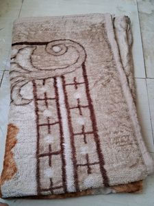 Fuzzy Brown and Cream Throw Blanket🩷