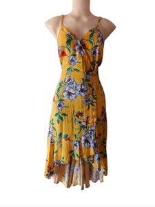 beautiful yellow wrap dress 🫶🏻😍