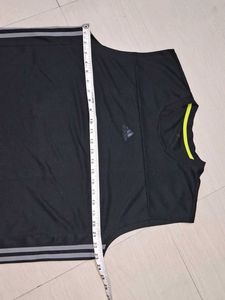 Adidas Sleeveless T-Shirt 🖤
