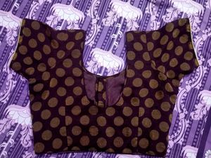 Wine-golden Dotted Embroidered Saree
