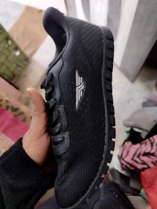 Red Tape Black Running Sneakers(40) Assemble shoes