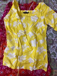 Yellow &amp; Red Ethnic Kurta Set with Earrings