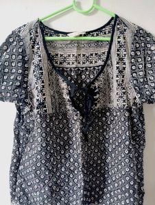 Cozy Striped V-Neck Top✨- S/ M  size