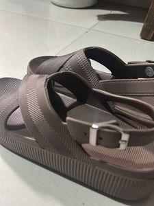 Comfortable Brown Cross Strap Sandals