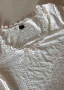 Chic White Lace Trim Crop Top