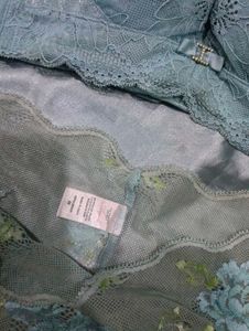 Lace Bra &amp; Panty Set