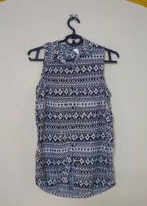 Sleeveless Geometric Print Shirt