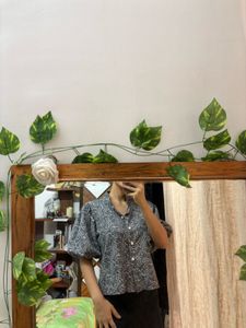 Stylish Printed Puff Sleeve Top
