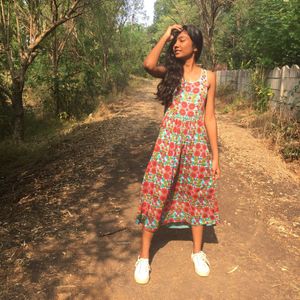 Beautiful Floral Print Maxi Dress size (S)SMALL