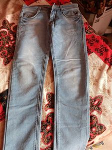 flu Light Wash Denim Jeans