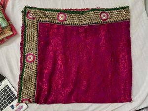 Women magenta saree