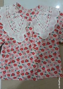 Cute Floral Print Top with Lace Collar
