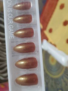 false nails