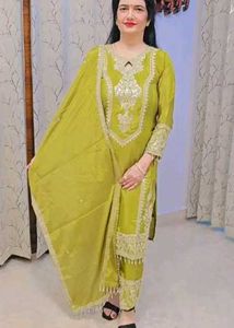 Elegant Green Embroidered Kurta Set
