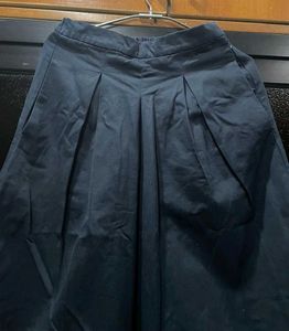 Elegant Navy Blue Wide-Leg Pleated Pants 💙✨