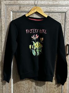 🖤🐧(ON SALE ‼️)Mystery Girl Black Sweatshirt