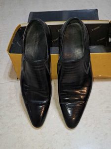 Stylish Black real leather Loafers