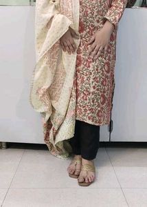 I M Selling  Kurta And Full Size Cotton Dupatta