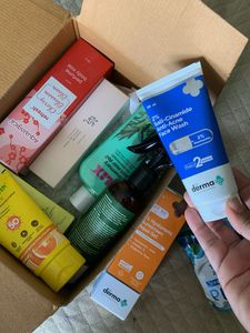 Skincare Bundle: Moisturizer, Sunscreen &amp; Shampoo