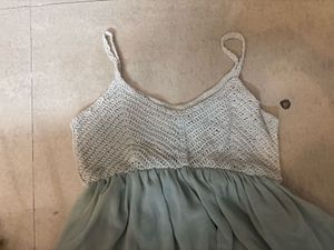 knitted cute sleevless flowy dress with shrug