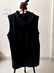 Bundle of 3 Men's Graphic vests