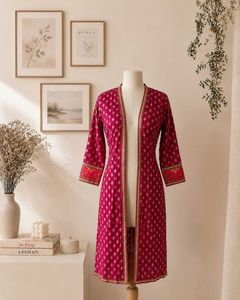 Elegant Maroon Ethnic Shrug💫