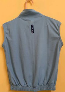 Sleeveless crop top