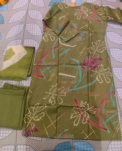 Green Floral Print Kurta Set with Dupatta