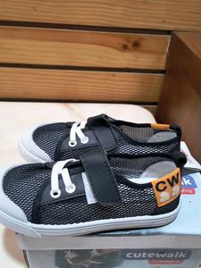 Cute Walk Sneakers - Kids Fashion